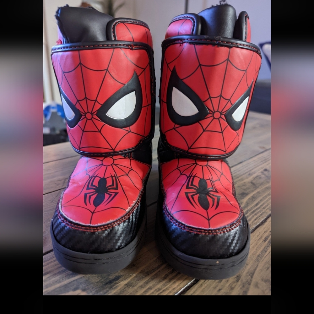 Spider-Man boys size 11 boots light up